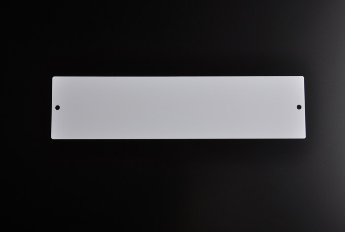 PVC標(biāo)牌45180mm單邊各1孔 可打印標(biāo)牌